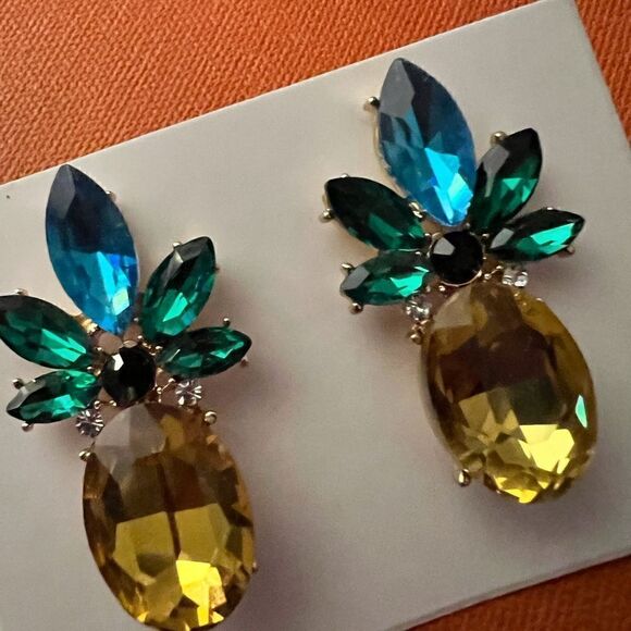 🍍 Stunning pineapple stud earrings 🍍 - Picture 4 of 6